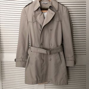 Vintage London Fog Size 36R Trench Coat Perfect Condition